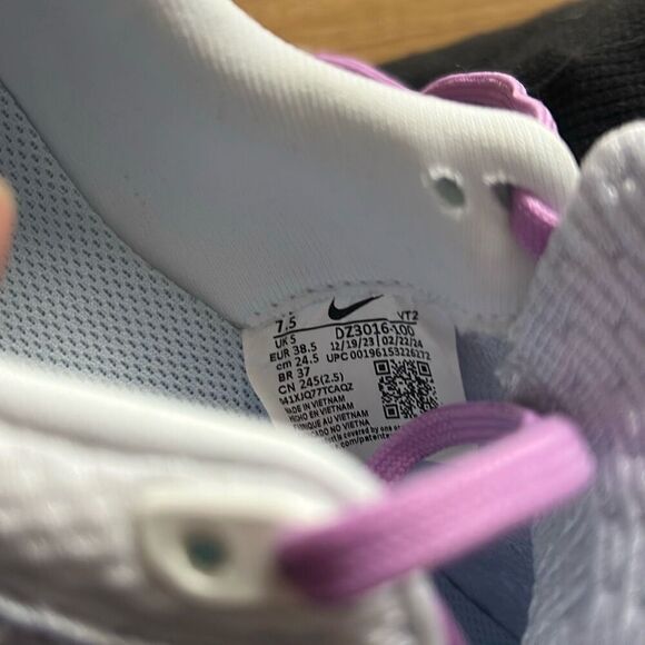 Nike Wmns React Infinity Run FK 3 White Purple Size 7.5 Women Running DZ3016-100 - Picture 6 of 6